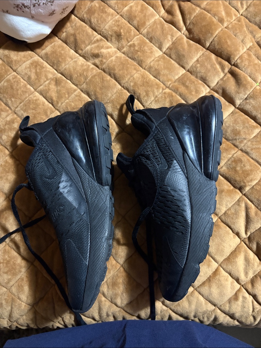 Nike Black Air 270 Athletic Sneakers - Picture 2 of 7